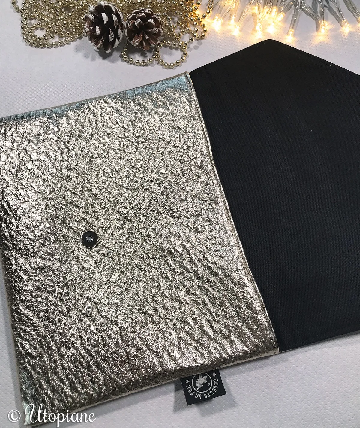 Pochette Angèle en simili cuir doré