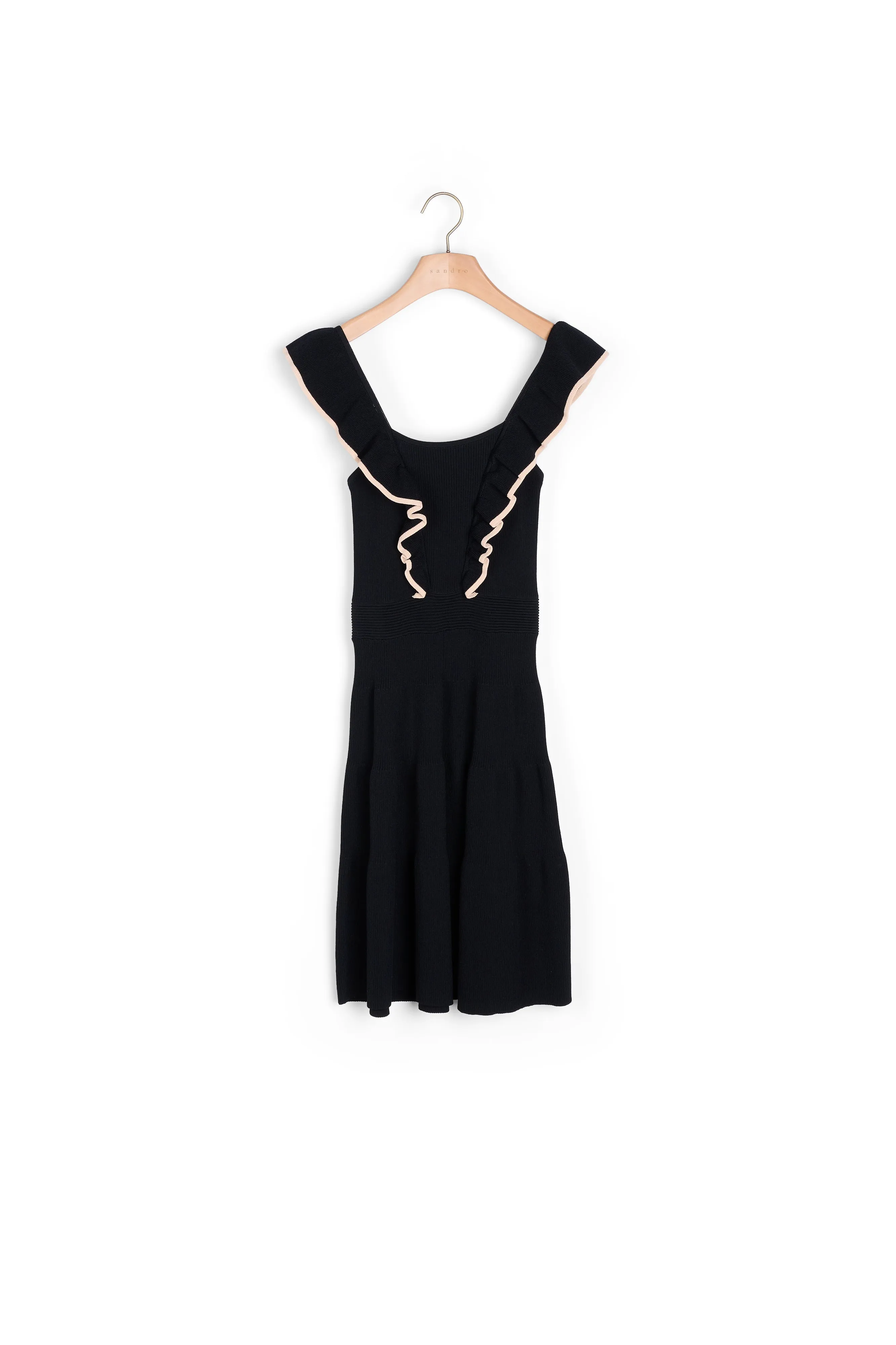 Robe courte aux emmanchures volantées
